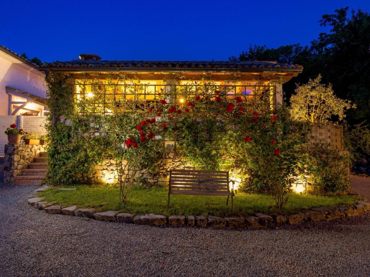 Holiday Home Villa Antonio Jurdani Exterior foto